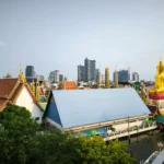 Slotici_na_cestach_Bangkok_Wat Paknam Phasi Charoen
