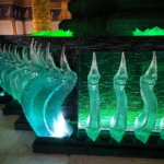 Slotici_na_cestach_Bangkok_sklenění draci