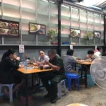 Slotici_na_cestach_Thajsko_Phetchaburi restaurace